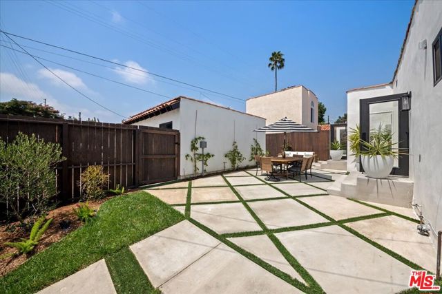 1663 S Ogden Drive, Los Angeles CA: https://media.crmls.org/mediaz/4ee9a17a-ef42-4f92-94ea-ee3613c9c4e4.jpg