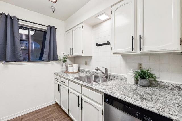 711 S Bayshore Boulevard, San Mateo CA: https://media.crmls.org/mediaz/4eea1ef0-d678-458e-b51b-17cabe06f874.jpg