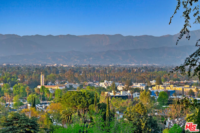 4025 Weslin Avenue, Sherman Oaks CA: https://media.crmls.org/mediaz/4eeadfcf-6fca-473e-a176-95a8e53b06c0.jpg
