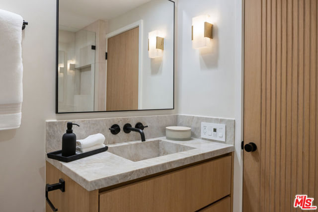 818 N Doheny Drive, West Hollywood CA: https://media.crmls.org/mediaz/4eeb5532-fd0c-467a-99a1-b785d78df6f8.jpg