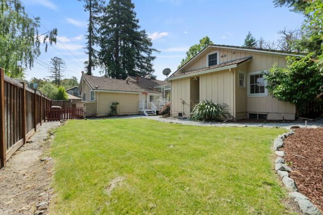 1690 Cordilleras Road, Redwood City CA: https://media.crmls.org/mediaz/4eec84dd-fb3a-4066-88ce-a81525afd8d7.jpg