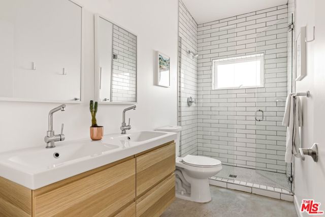 4375 Border Avenue, Joshua Tree CA: https://media.crmls.org/mediaz/4eecaa4a-0d09-4c63-b48b-63921f1ce46f.jpg