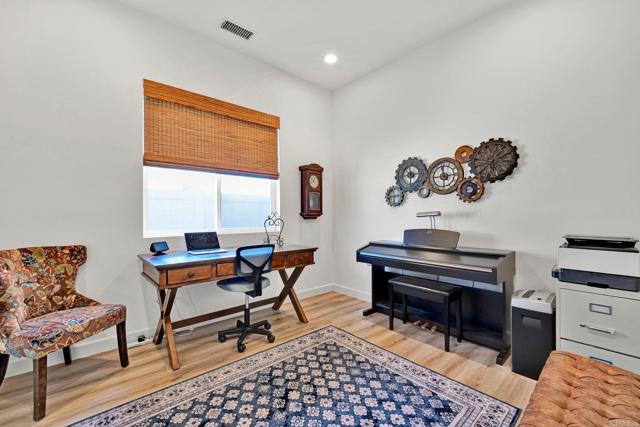 2139 Kirkcaldy Road, Fallbrook CA: https://media.crmls.org/mediaz/4eecba1c-2fdf-49e3-9108-357a6830760c.jpg