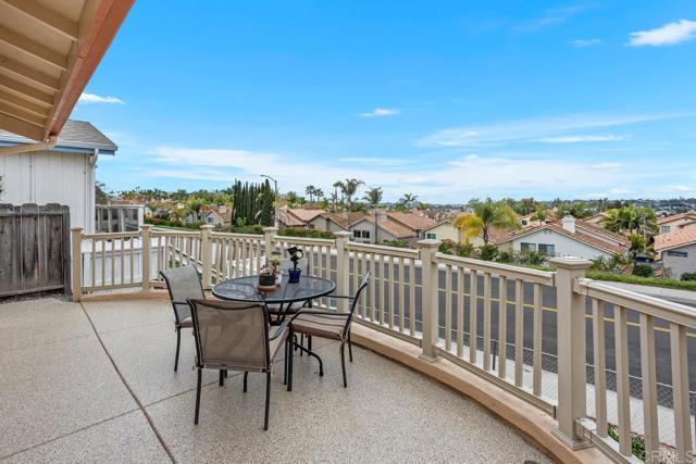 Detail Gallery Image 5 of 36 For 634 via Santa Paulo, Vista,  CA 92081 - 2 Beds | 2 Baths