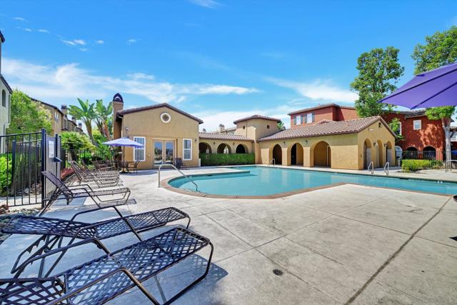 7855 Via Belfiore, San Diego CA: https://media.crmls.org/mediaz/4eeddea0-5e5f-4dfe-af6c-52bf948e467e.jpg