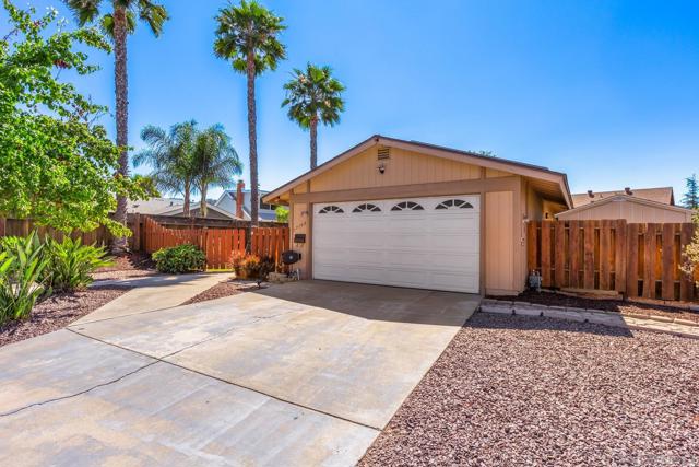 17162 Poblado Ct, San Diego CA: https://media.crmls.org/mediaz/4eee2274-0a5b-4724-b09a-2359c1922444.jpg