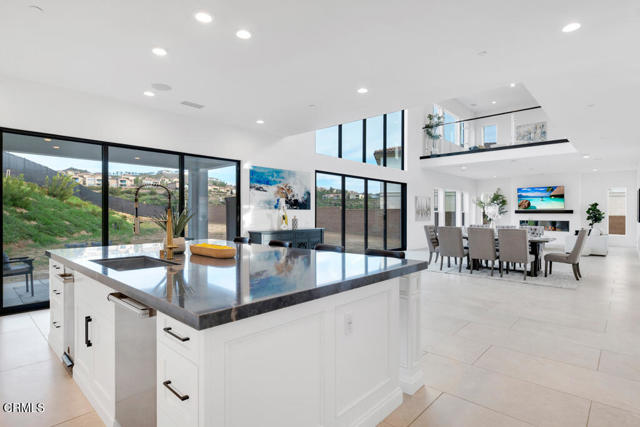 Detail Gallery Image 11 of 61 For 11944 N Red Hawk Ln, Porter Ranch,  CA 91326 - 5 Beds | 5 Baths