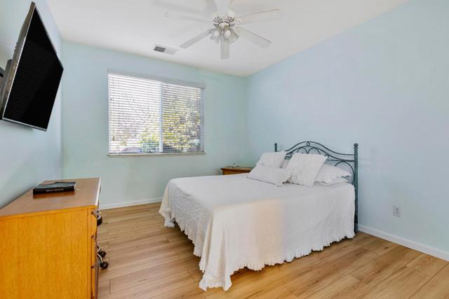 197 Summerset Drive, Brentwood CA: https://media.crmls.org/mediaz/4eeef93d-5adc-4a2f-977c-321eab3ef087.jpg