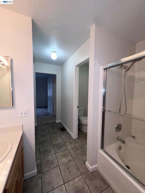 1420 Teakwood Way, Tracy CA: https://media.crmls.org/mediaz/4eeefd14-a26b-4779-ab33-511bc9686ae5.jpg