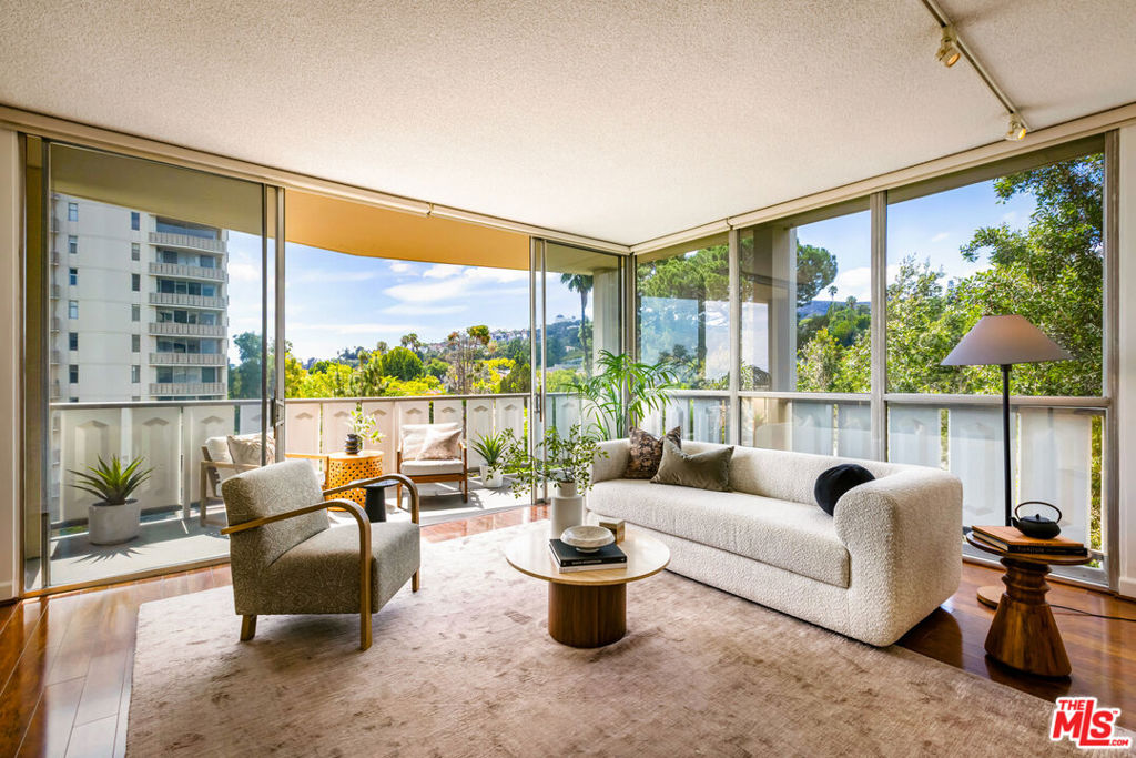 4411 Los Feliz Boulevard #502