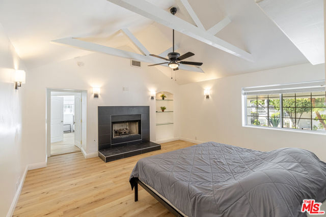 5510 Wilbur Avenue, Los Angeles CA: https://media.crmls.org/mediaz/4ef02e2c-4666-43d9-bd9d-3f90dd23bd0f.jpg