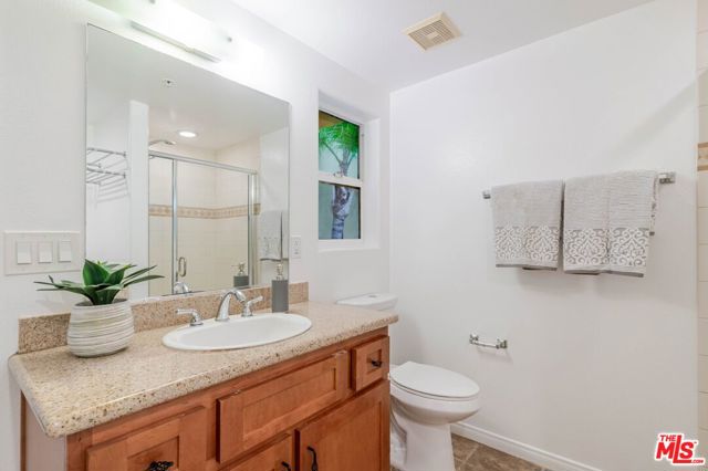5521 Kester Avenue, Sherman Oaks CA: https://media.crmls.org/mediaz/4ef05d47-c3ff-4ba4-95ed-a324e32f42ce.jpg