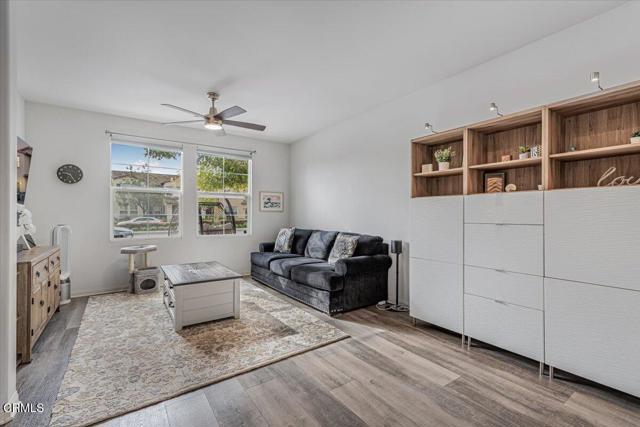 Detail Gallery Image 3 of 44 For 3027 N Oxnard Bld, Oxnard,  CA 93036 - 3 Beds | 2/1 Baths