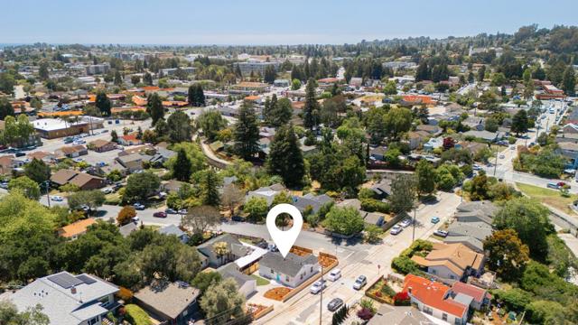 148 Reed Way, Santa Cruz CA: https://media.crmls.org/mediaz/4ef0dd7c-c383-4383-ab87-285d3332f1c6.jpg
