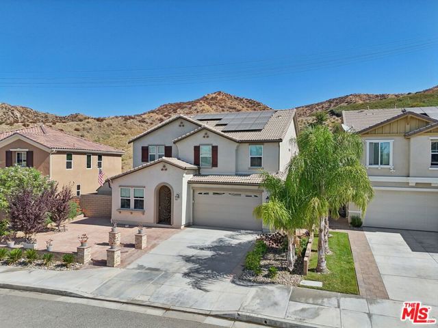 19317 Bension Drive, Santa Clarita CA: https://media.crmls.org/mediaz/4ef14b27-af43-48ab-89ef-3430541c7a82.jpg