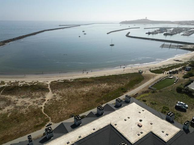 4100 Cabrillo Highway, Half Moon Bay CA: https://media.crmls.org/mediaz/4ef27004-25b1-449e-b38c-f80862b2e569.jpg