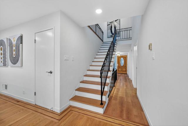 72 Cresta Vista Drive, San Francisco CA: https://media.crmls.org/mediaz/4ef29ce3-0386-49a9-99f7-c1916845afa2.jpg