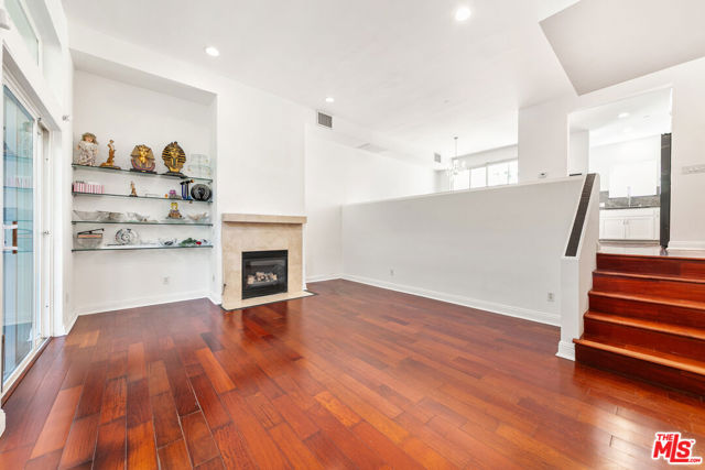 1020 Hilldale Avenue, West Hollywood CA: https://media.crmls.org/mediaz/4ef34e31-a2e8-47e8-94b9-20b060a1d9c0.jpg