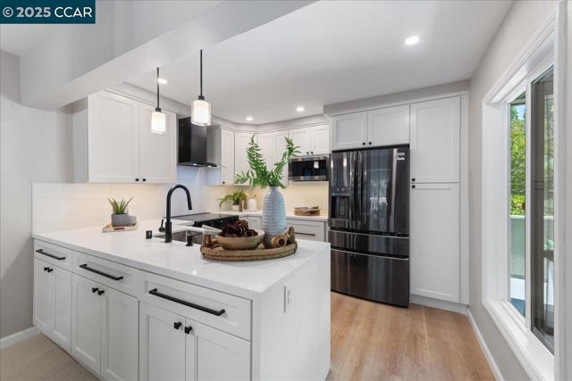 2749 Pine Knoll Dr., Walnut Creek CA: https://media.crmls.org/mediaz/4ef35e61-9463-4834-a3c6-4faf492f2ea4.jpg