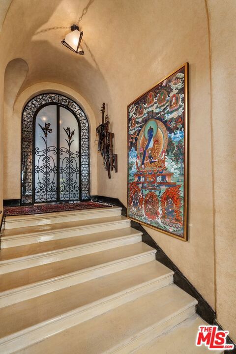 4320 Cedarhurst Circle, Los Angeles CA: https://media.crmls.org/mediaz/4ef38811-33ff-4b16-9439-8dda183e1832.jpg