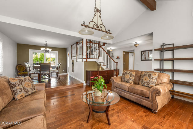 3581 Rachael Avenue, Simi Valley CA: https://media.crmls.org/mediaz/4ef3955a-d2af-42f4-9052-952a177d357c.jpg