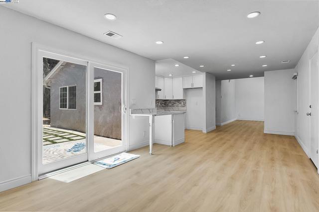 3481 Michael Pl, Bay Point CA: https://media.crmls.org/mediaz/4ef44d0a-8860-46c7-8a55-80adcccead2b.jpg