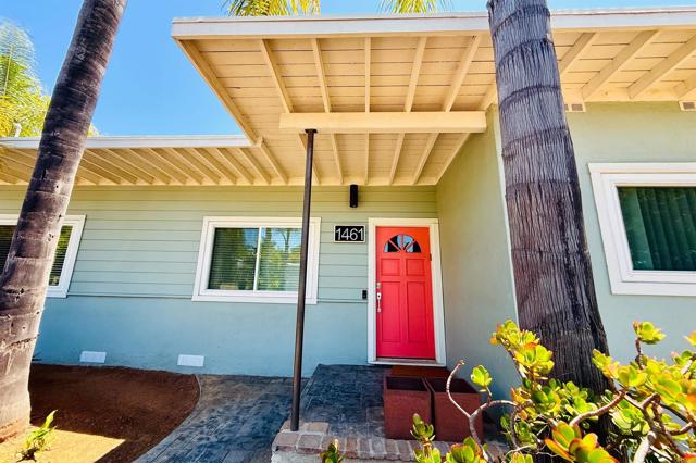 1461 Sunrise Drive, Vista CA: https://media.crmls.org/mediaz/4ef4c31f-fd8a-47f4-929f-9a99f390ba0a.jpg
