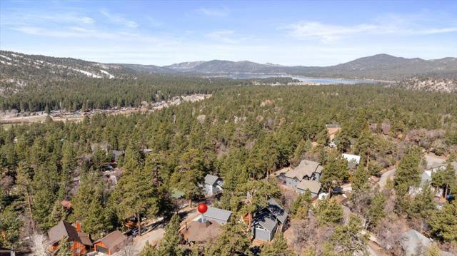 719 Villa Grove Avenue, Big Bear CA: https://media.crmls.org/mediaz/4ef51158-adf7-40df-a830-06c0d0c5863c.jpg