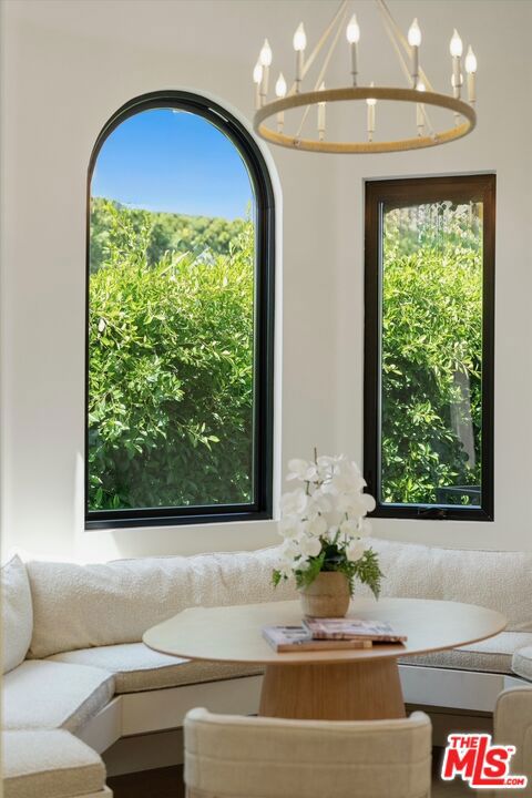 100 S La Jolla Avenue, Los Angeles CA: https://media.crmls.org/mediaz/4ef512d7-793d-4e03-b8f7-14fb5c3cf678.jpg