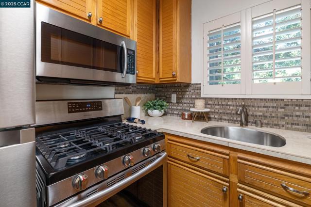 4540 Melody Dr, Concord CA: https://media.crmls.org/mediaz/4ef538a5-8281-4a84-b16f-1951b3dc78a7.jpg