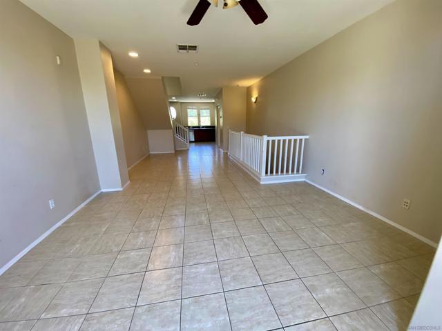 1386 Dandelion Way, San Marcos CA: https://media.crmls.org/mediaz/4ef55546-c36a-4230-af10-9ecb31650973.jpg