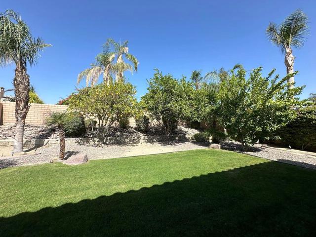 40589 Palm Court, Palm Desert CA: https://media.crmls.org/mediaz/4ef5784b-6523-441a-98f3-5594617b8009.jpg