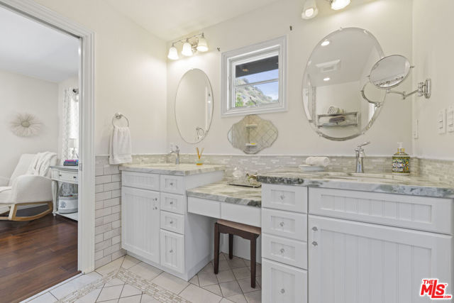 25730 Sand Canyon Road, Santa Clarita CA: https://media.crmls.org/mediaz/4ef578a3-8ced-4701-8c0c-1a3e4def1e3d.jpg