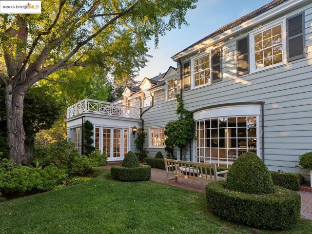 120 Hazel Ln, Piedmont CA: https://media.crmls.org/mediaz/4ef5884e-e248-4a62-8df4-02c69172a045.jpg