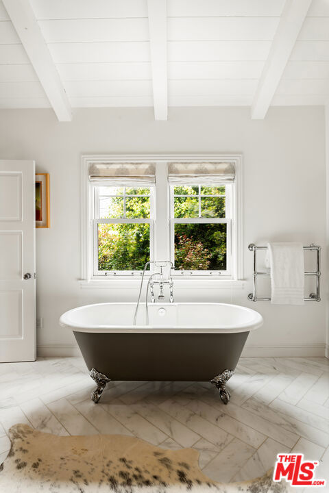 1057 Corsica Drive, Pacific Palisades CA: https://media.crmls.org/mediaz/4ef5dbac-c398-4d18-b7bd-6d582910dba7.jpg