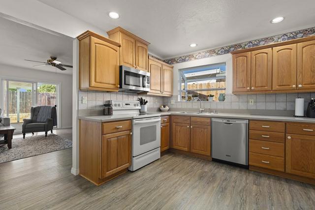 1718 Outer Dr., El Cajon CA: https://media.crmls.org/mediaz/4ef622a1-0c70-4ac0-b2ab-b661a5936105.jpg