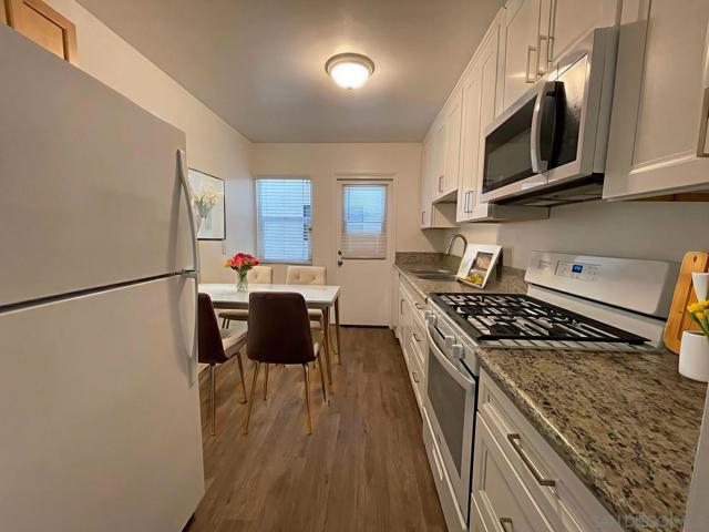 2254 Garnet Ave, San Diego CA: https://media.crmls.org/mediaz/4ef629c2-b248-4448-8860-fb6485456981.jpg