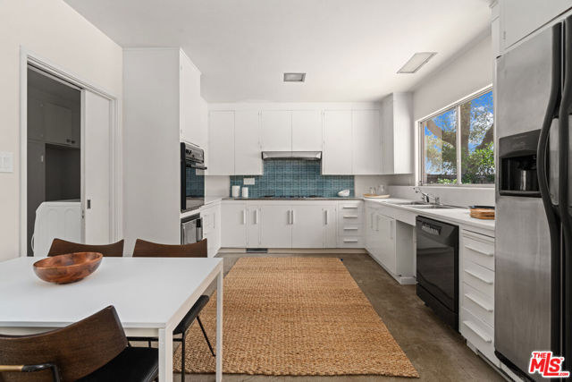 1234 Woodland Drive, Santa Paula CA: https://media.crmls.org/mediaz/4ef680c0-de3d-46a0-92fd-40afb26d19dd.jpg