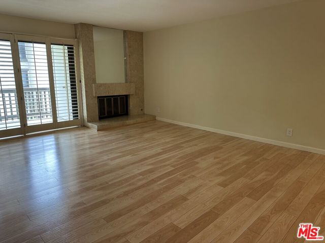 8515 Falmouth Avenue, Playa del Rey CA: https://media.crmls.org/mediaz/4ef6edb6-3db2-4d46-b67c-580f244382ff.jpg