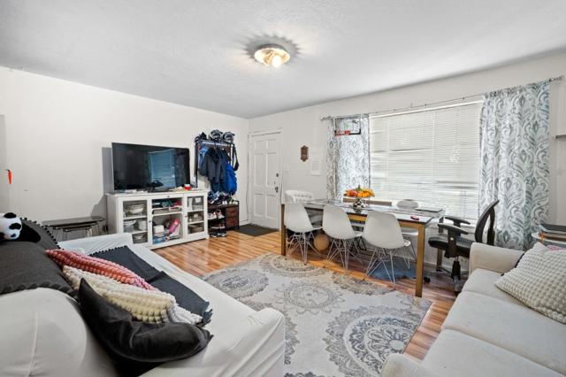 2066 Sterling Avenue, Menlo Park CA: https://media.crmls.org/mediaz/4ef78f8b-dc23-4645-9774-ced67cd94003.jpg