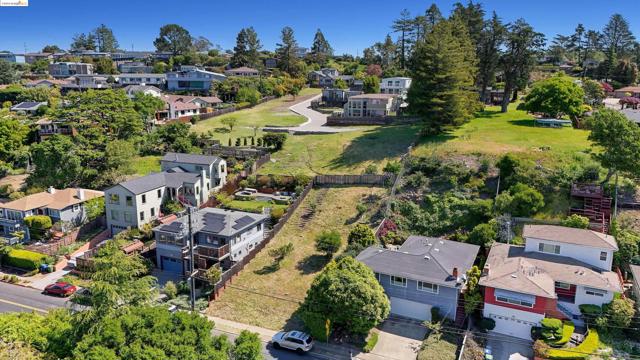 921 Clark Place, El Cerrito, California 94530-2708, 3 Bedrooms Bedrooms, ,2 BathroomsBathrooms,Single Family Residence,For Sale,Clark Place,41066840