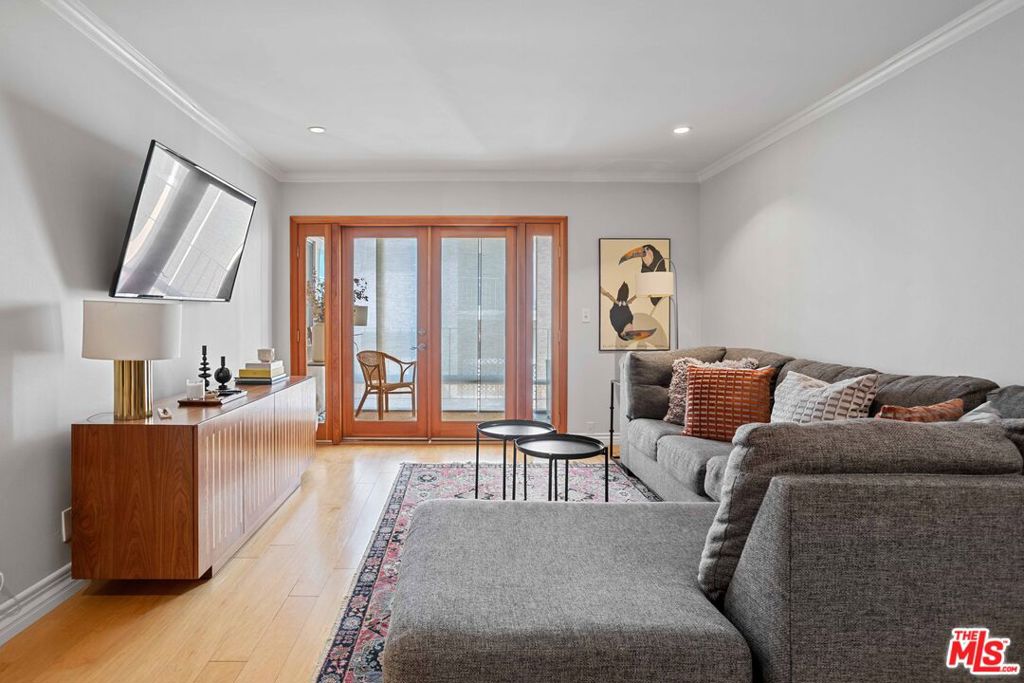 705 Westmount Drive #209