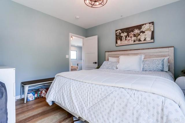 2255 Via Dulcea, Fallbrook CA: https://media.crmls.org/mediaz/4ef9594f-ee15-4ef9-9d10-aef48e121650.jpg