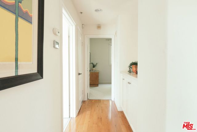322 Alpine Street, Pasadena CA: https://media.crmls.org/mediaz/4efa830c-9a38-4548-bbf2-cd4e7cedcbdc.jpg