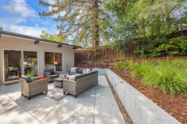 1620 Notre Dame Avenue, Belmont CA: https://media.crmls.org/mediaz/4efabed6-ec21-40d9-89bd-917b4f00dbe2.jpg
