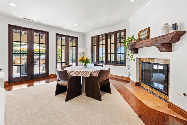 7975 Villas, San Diego CA: https://media.crmls.org/mediaz/4efacea4-b5b5-4aec-98e8-e8f91551e380.jpg
