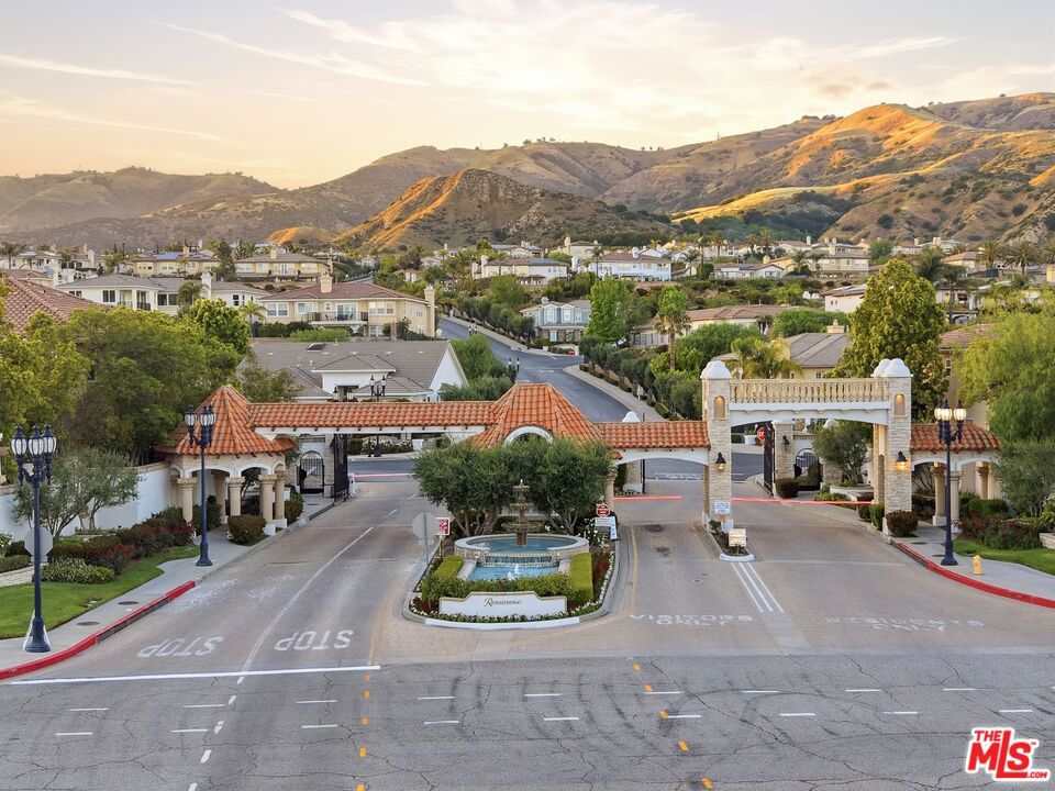 https://media.crmls.org/mediaz/4efb0970-7744-4391-9a42-3f9408ebf76d.jpg?preset=X-Large