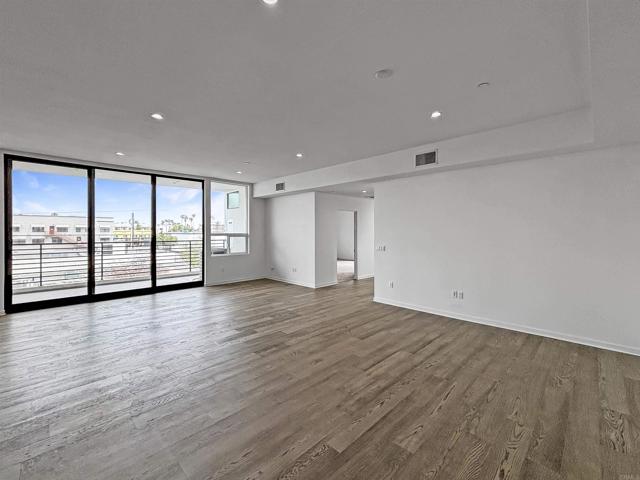 3047 North Park Way, San Diego CA: https://media.crmls.org/mediaz/4efb6273-5da8-470e-b54d-1e3f6b5bd9df.jpg