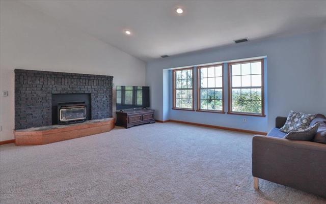 1416 Blue Tent Court,  CA: https://media.crmls.org/mediaz/4efb9181-e961-45ad-90bd-9db878736a59.jpg