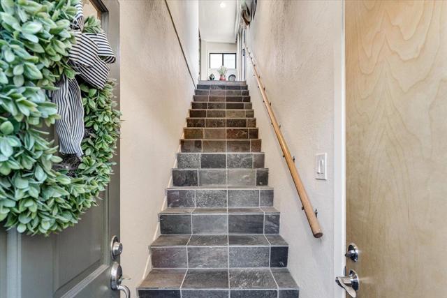 522 Oak Drive, Capitola CA: https://media.crmls.org/mediaz/4efc24d9-acf4-4dae-8354-b41aae043fd0.jpg